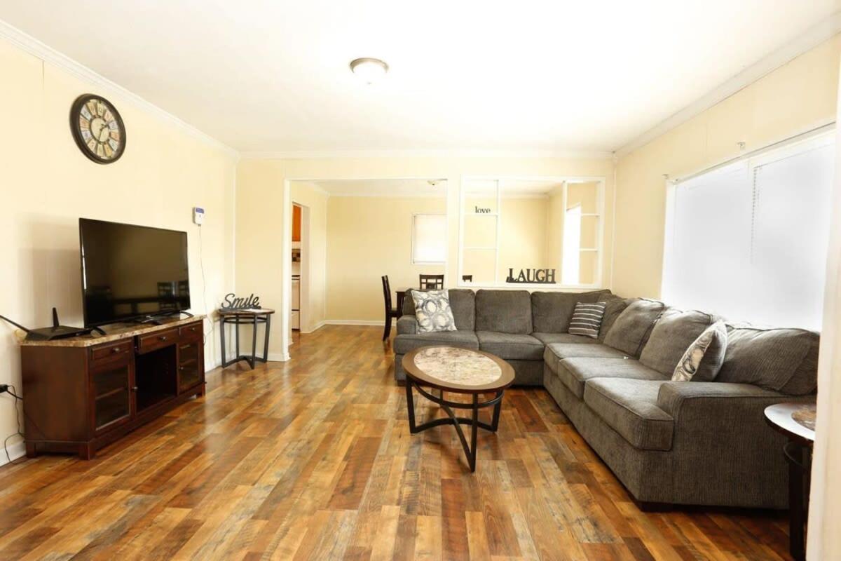 Cozy Retreat For Your Upcoming Trip น็อกซ์วิลล์ ภายนอก รูปภาพ